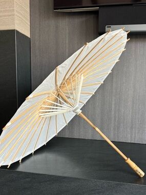 Goop White Paper Parasol with Wooden Handle